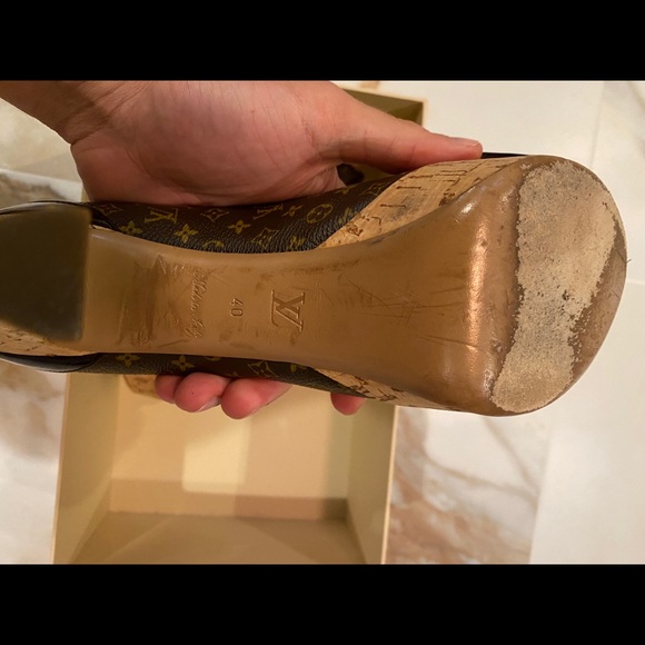 Authentic Louis Vuitton women’s heels (size 40) - Picture 2 of 8